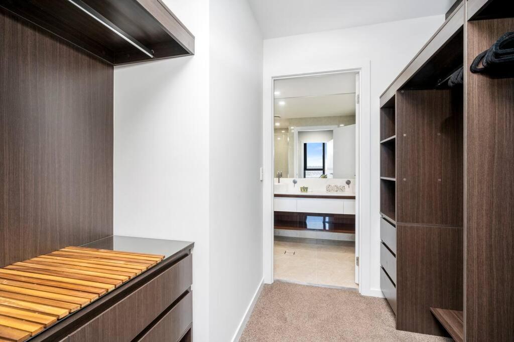 Apartment Gallery Luxury 19th Floor Stunning Views